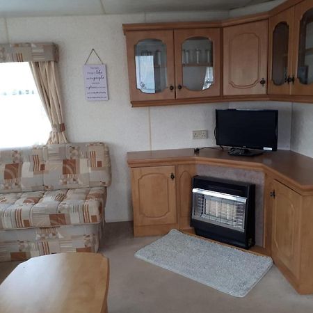 ホテル 8 Berth On Coral Beach インゴールドメルズ エクステリア 写真