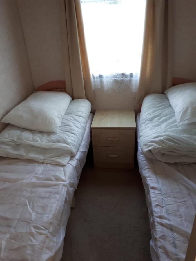 ホテル 8 Berth On Coral Beach インゴールドメルズ エクステリア 写真