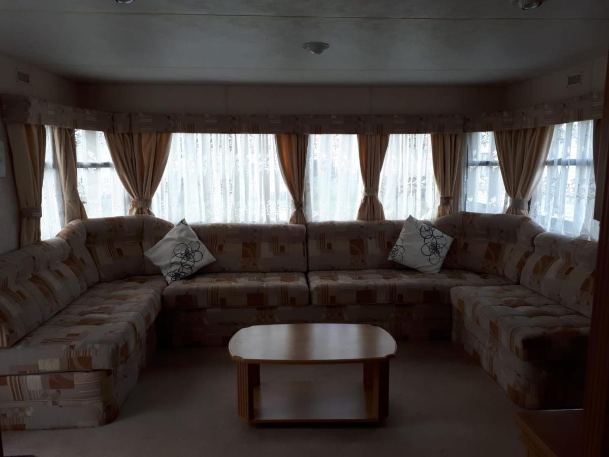 ホテル 8 Berth On Coral Beach インゴールドメルズ エクステリア 写真