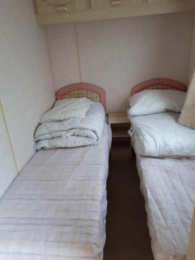 ホテル 8 Berth On Coral Beach インゴールドメルズ エクステリア 写真