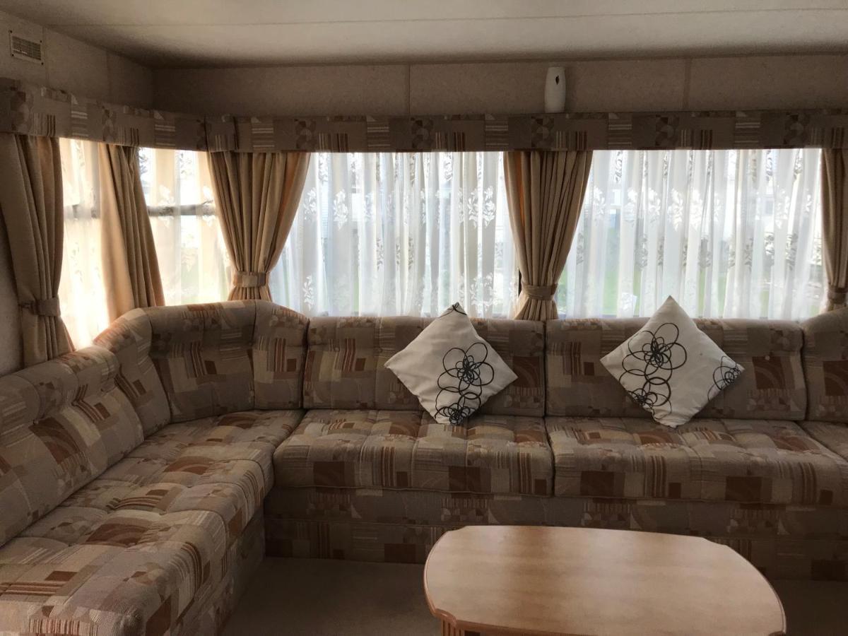 ホテル 8 Berth On Coral Beach インゴールドメルズ エクステリア 写真